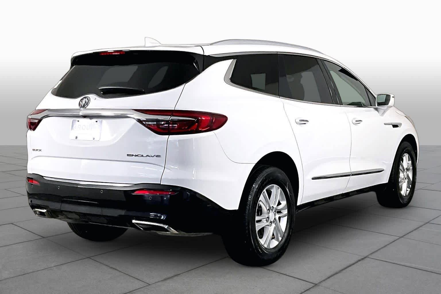 Used 2018 Buick Enclave Essence FWD image 12