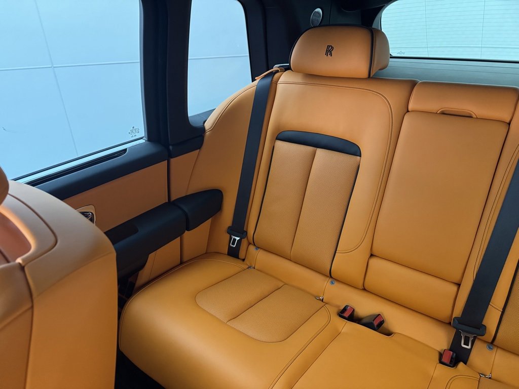 New 2026 Rolls-Royce Cullinan image 16