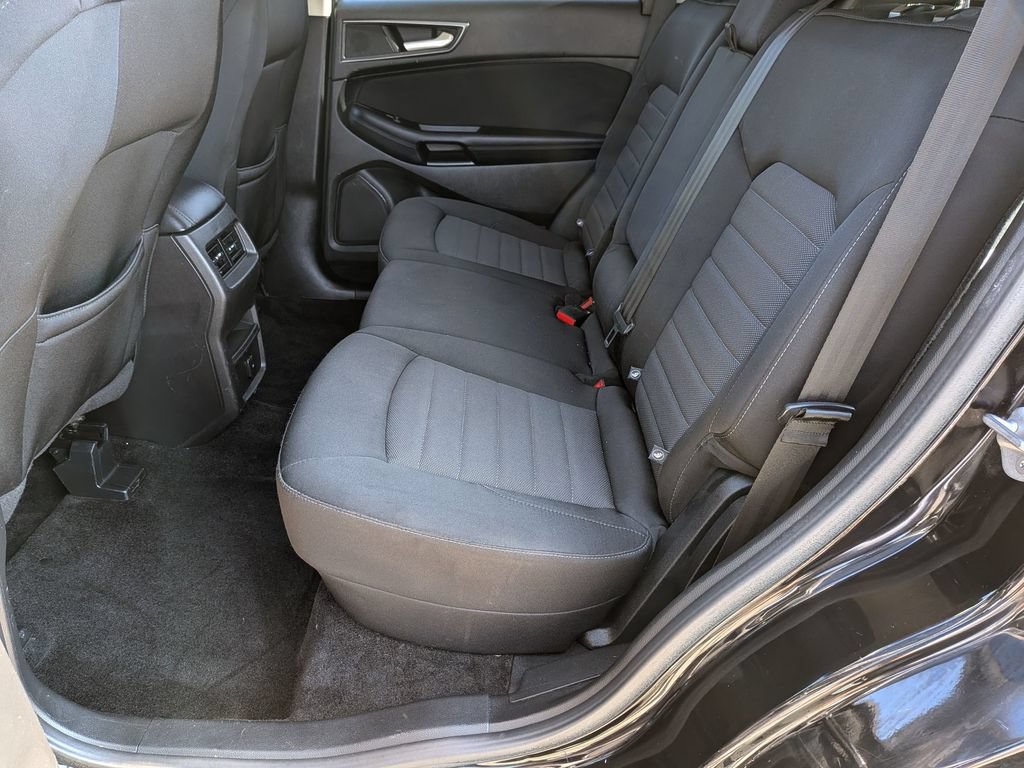 Used 2017 Ford Edge SE FWD image 29