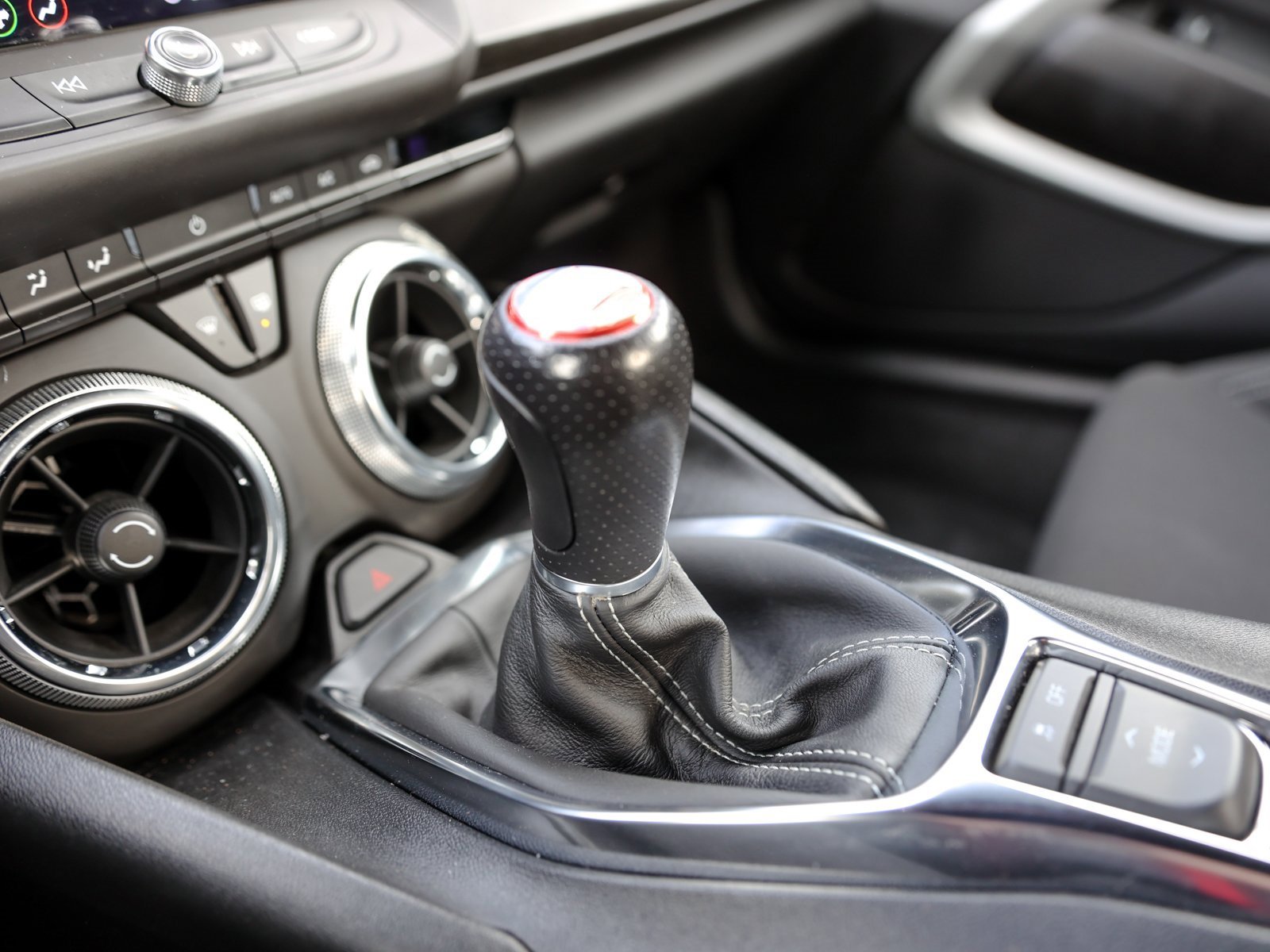 Certified 2020 Chevrolet Camaro SS image 25