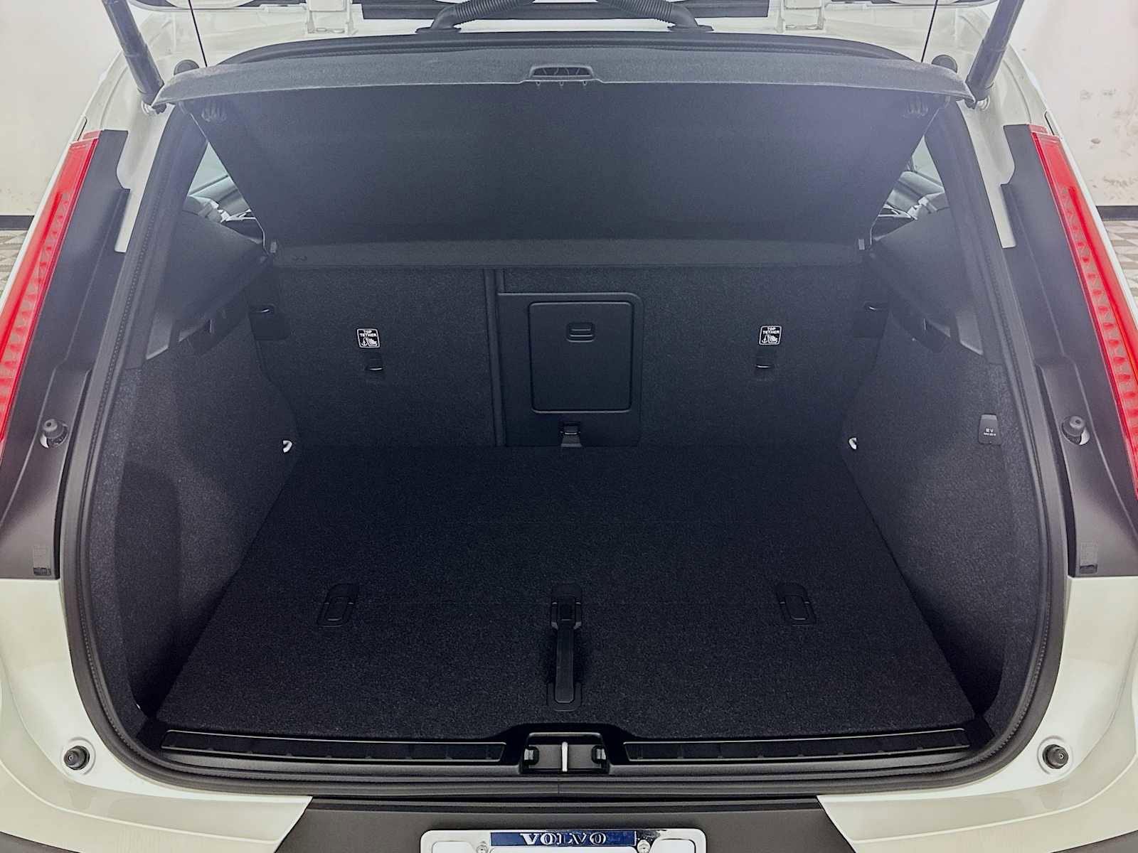 New 2026 Volvo XC40 B5 Plus w/ Protection Package Premier image 24