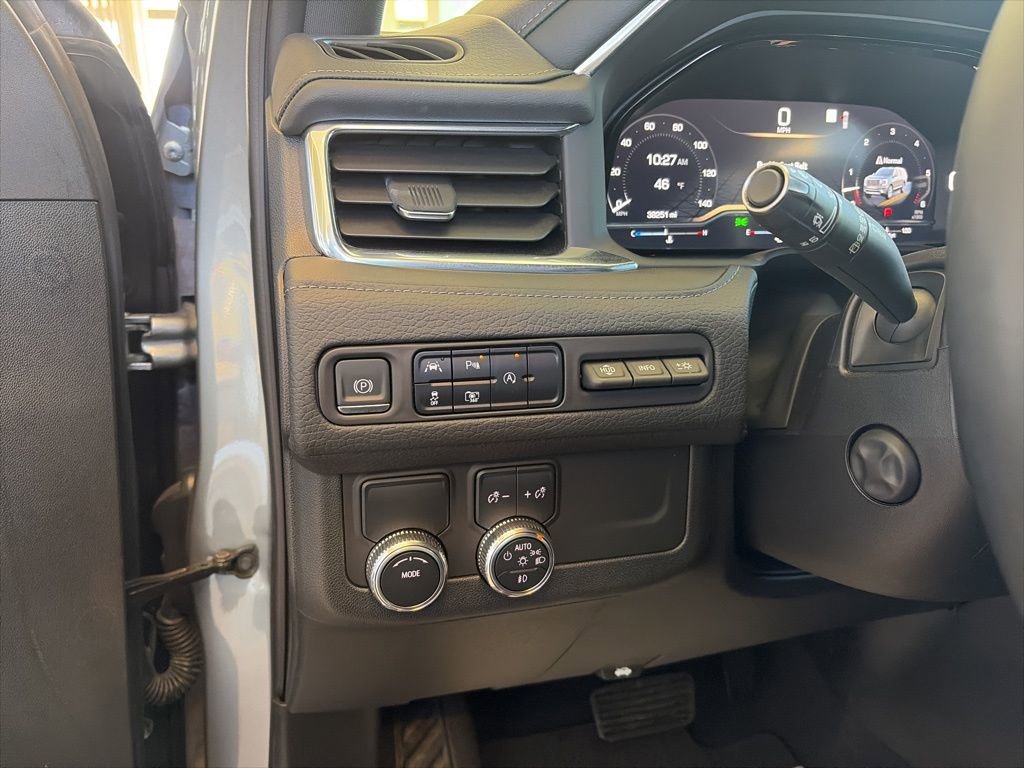 Used 2023 GMC Yukon XL Denali image 11