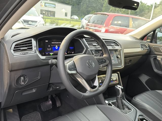 Used 2024 Volkswagen Tiguan SE FWD image 15