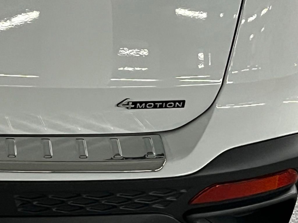 Certified 2024 Volkswagen Taos S AWD/4WD image 33