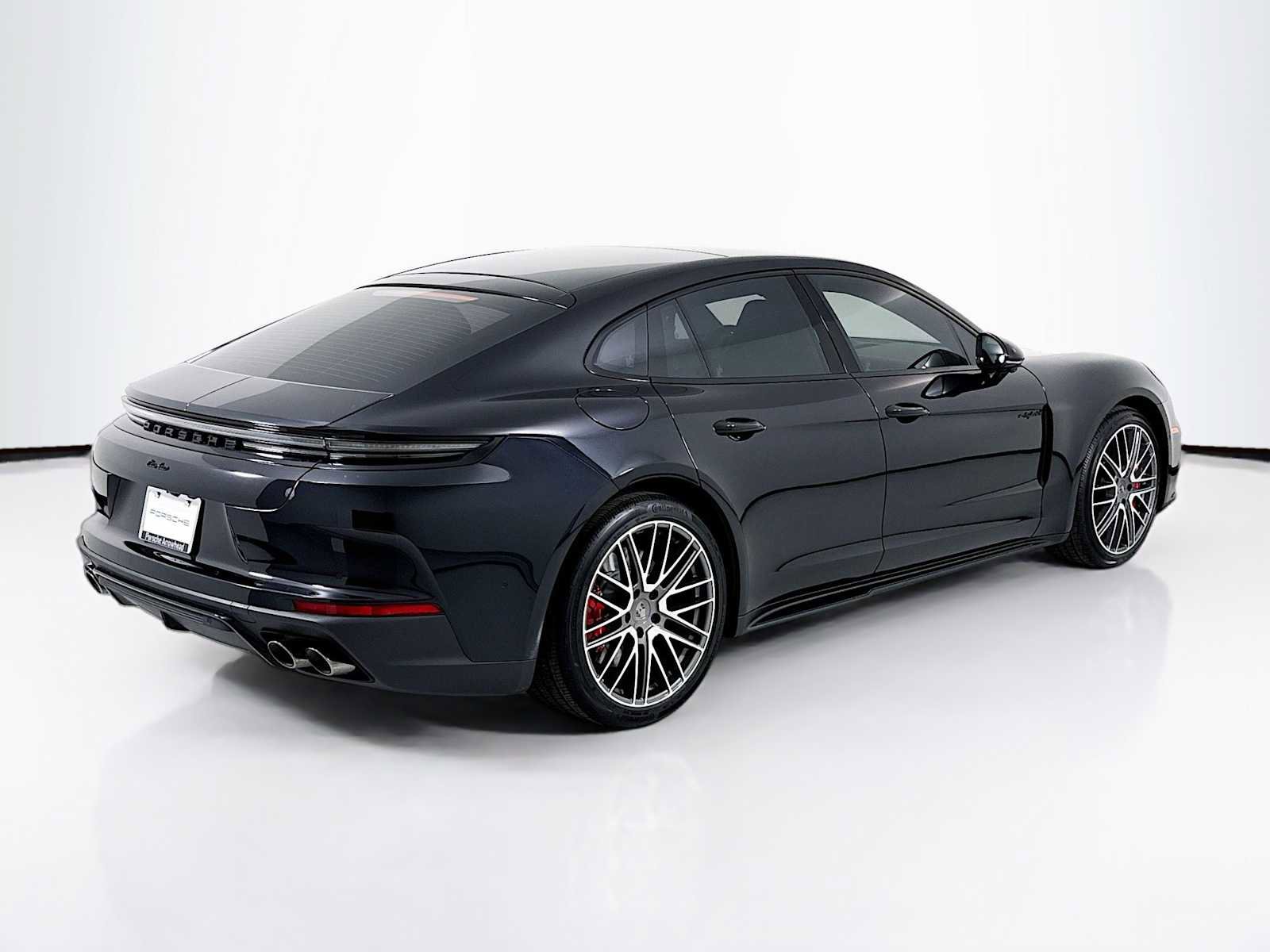 New 2025 Porsche Panamera Turbo image 9