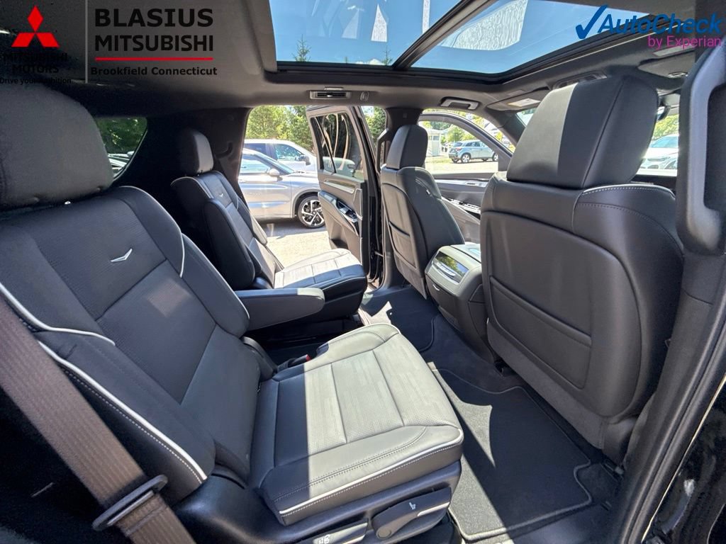 Used 2026 Cadillac Escalade Luxury AWD/4WD image 57