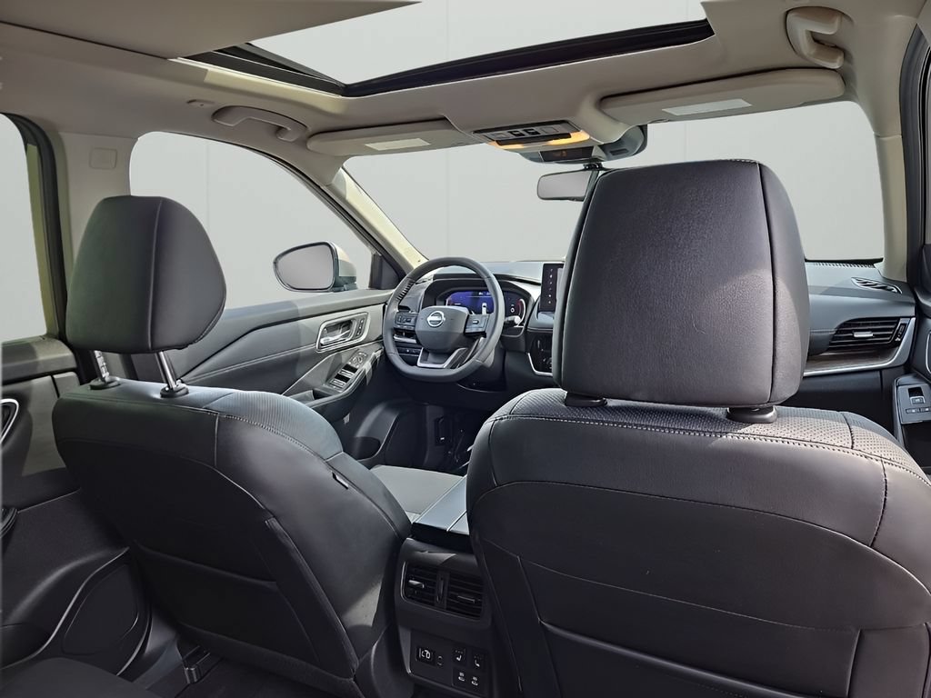 Used 2026 Nissan Rogue Platinum w/ Platinum Premium Package AWD/4WD image 18