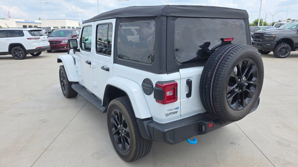 Used 2023 Jeep Wrangler Unlimited Sahara w/ Cold Weather Group AWD/4WD image 3