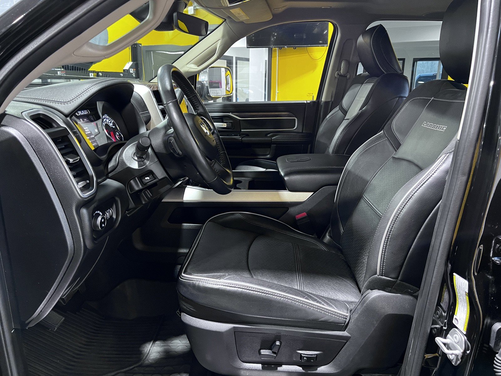 Used 2020 RAM 3500 Laramie image 15