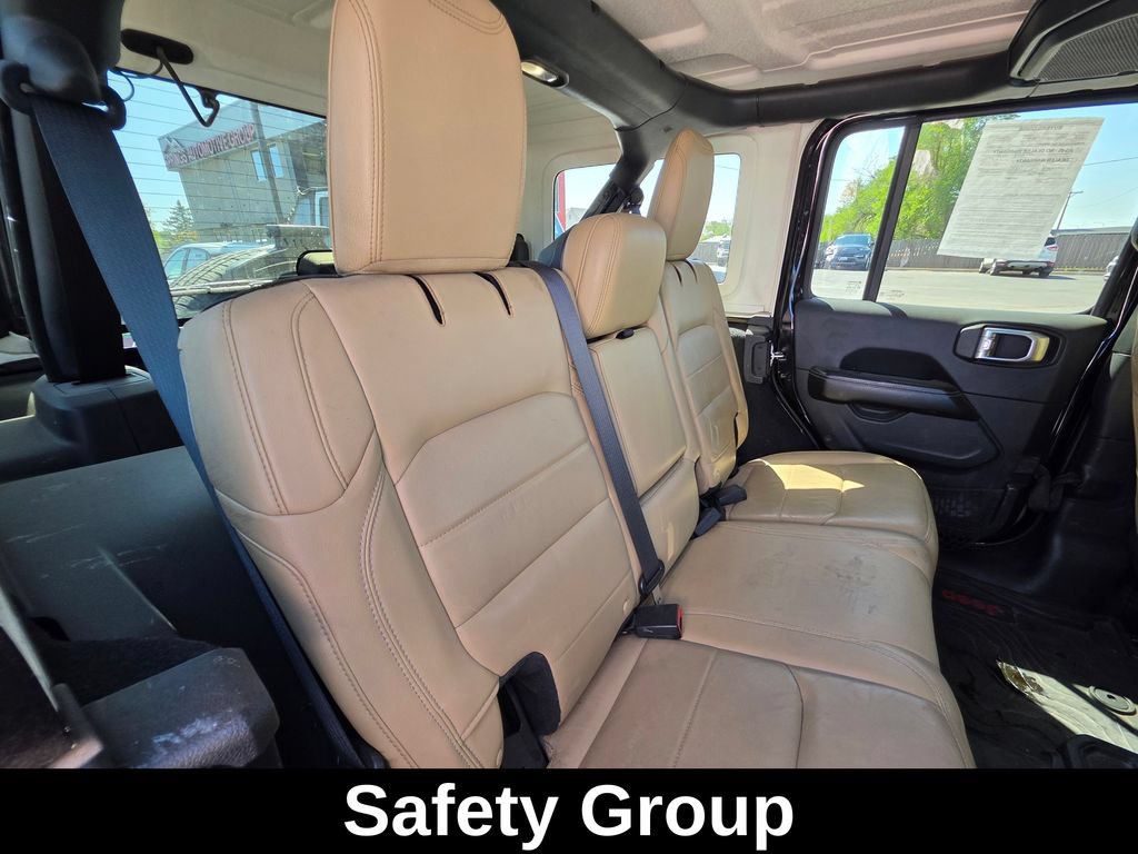 Used 2018 Jeep Wrangler Unlimited Sahara AWD/4WD image 10