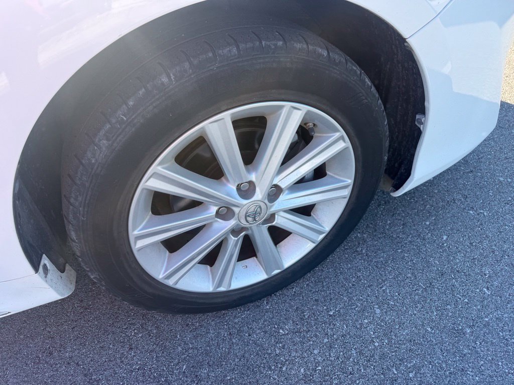 Used 2013 Toyota Camry XLE w/ Leather Pkg FWD image 8