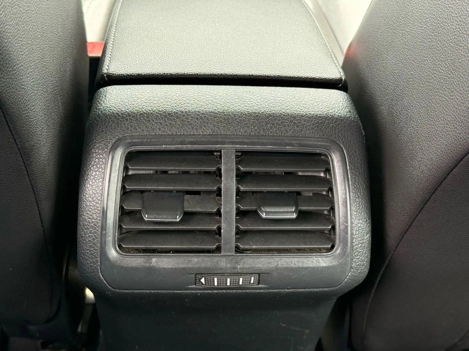 Used 2015 Volkswagen Golf S image 42