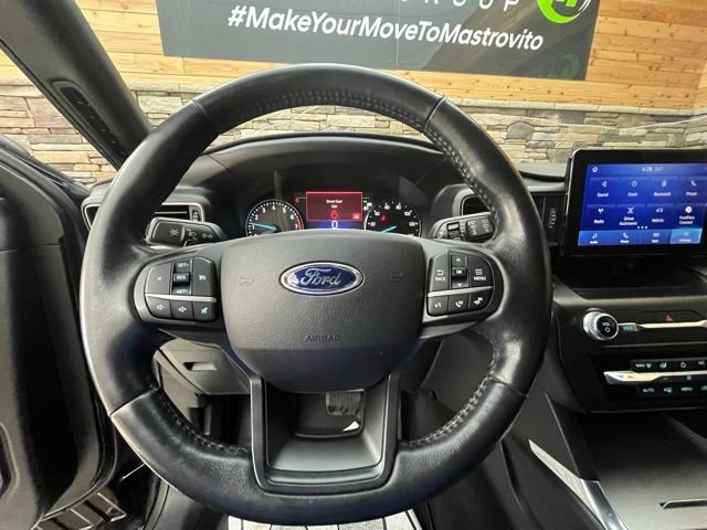Used 2020 Ford Explorer XLT w/ Equipment Group 202A AWD/4WD image 17