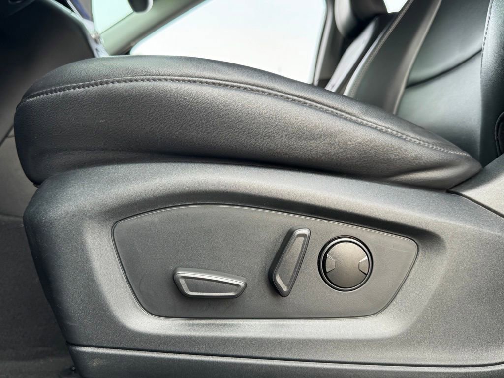 Used 2023 Ford Explorer XLT w/ Equipment Group 202A image 25