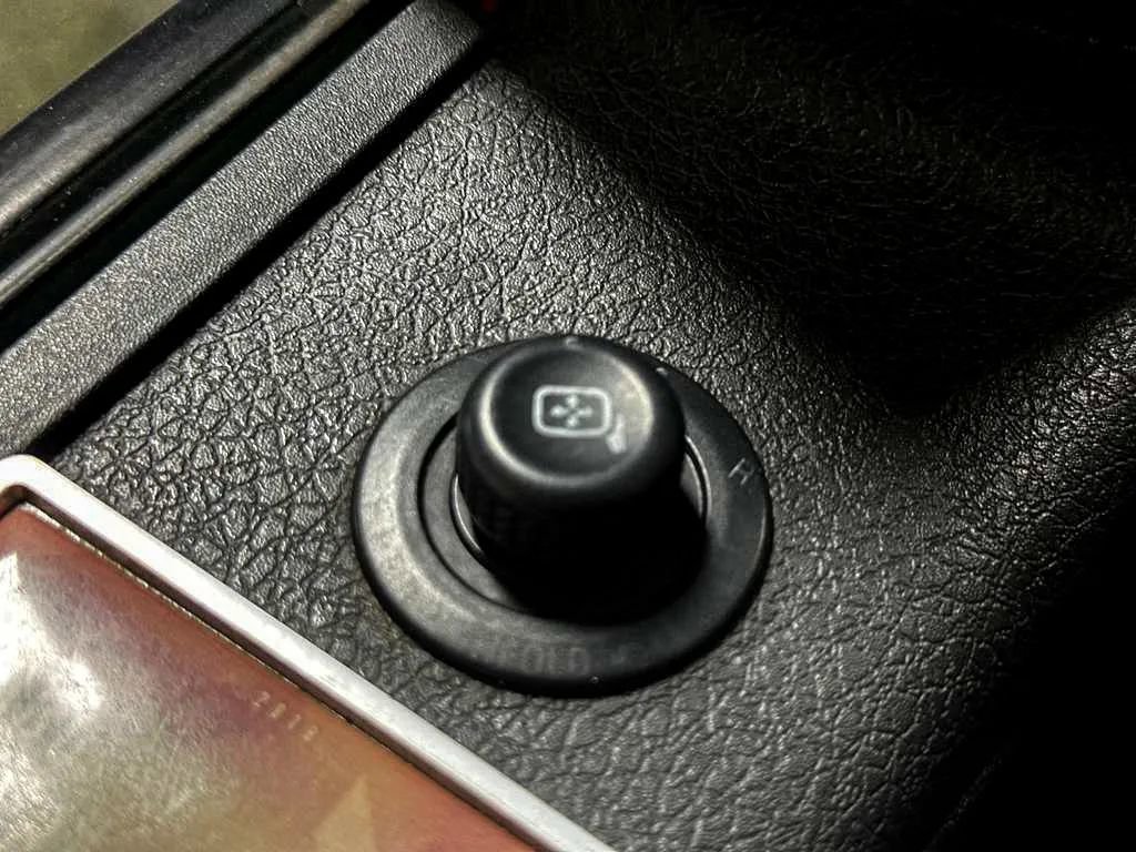 Used 2013 Ford F150 Raptor w/ Luxury Equipment Group AWD/4WD image 24