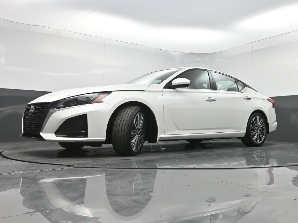 Used 2024 Nissan Altima 2.5 SL FWD image 27