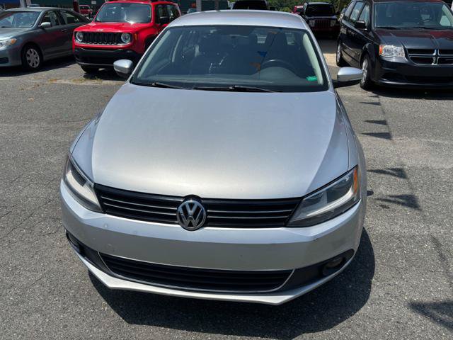 Used 2011 Volkswagen Jetta SEL FWD image 9