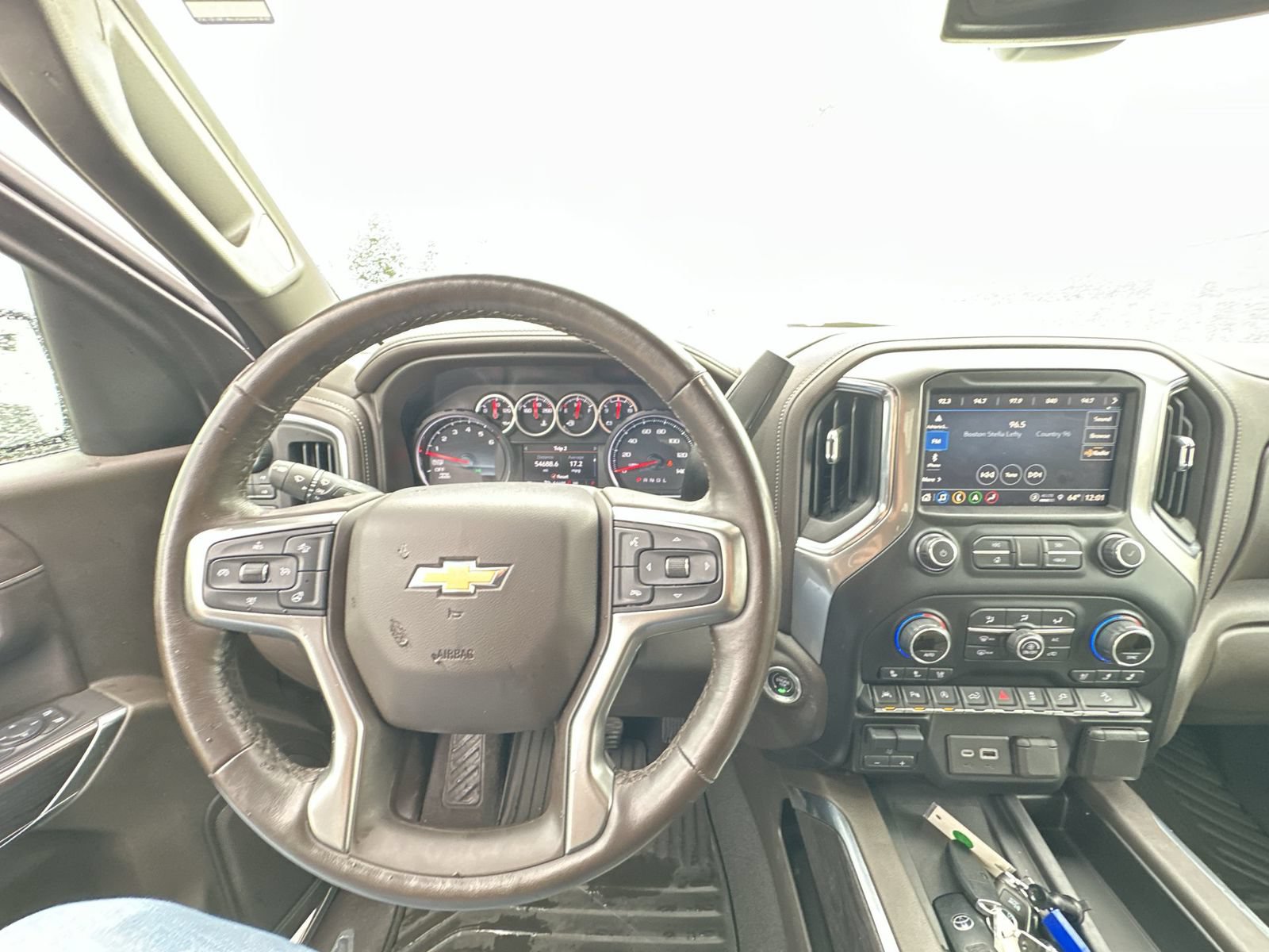 Used 2021 Chevrolet Silverado 1500 LTZ w/ LTZ Premium Package AWD/4WD image 11