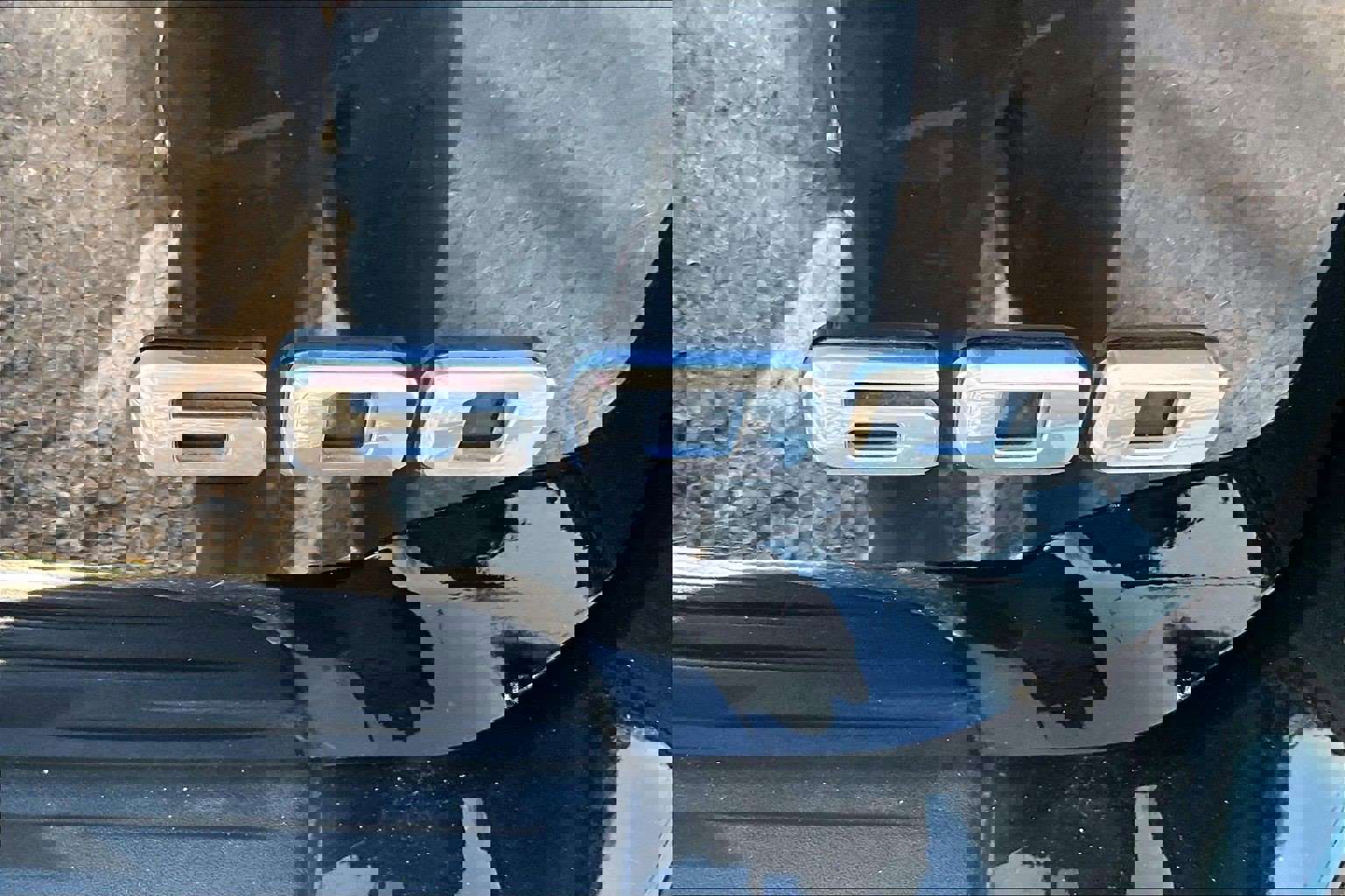 Used 2024 Cadillac Escalade ESV Premium Luxury image 8