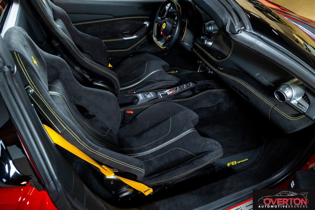 Used 2022 Ferrari F8 Tributo image 31
