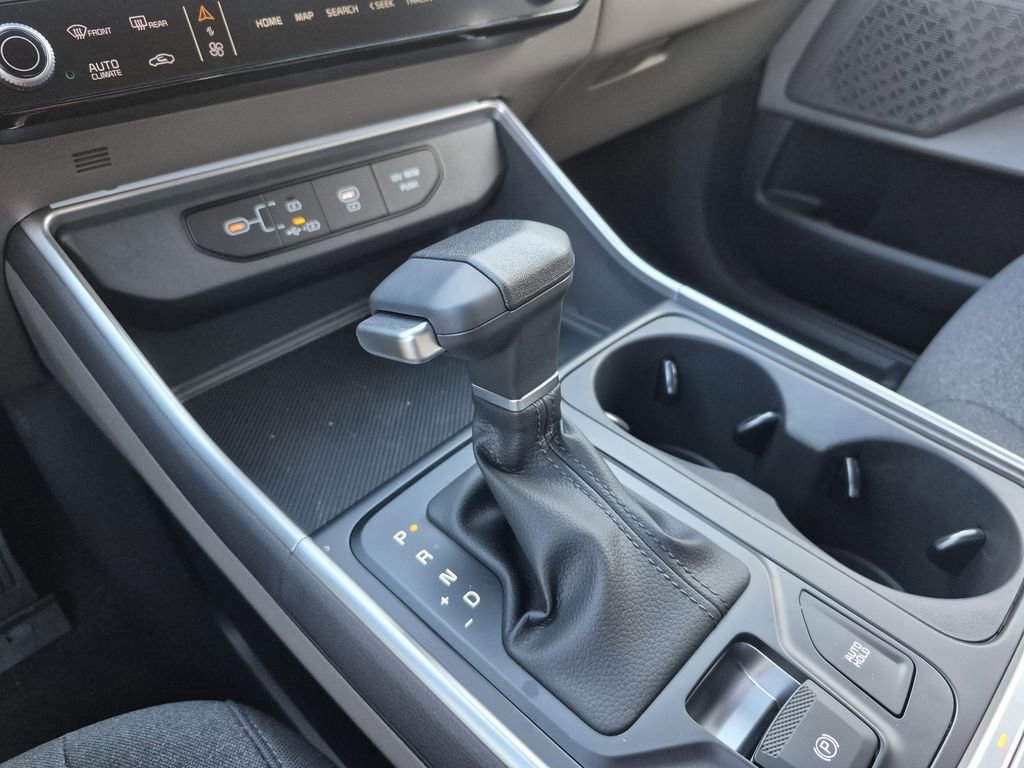 New 2026 Kia Carnival LX FWD image 9