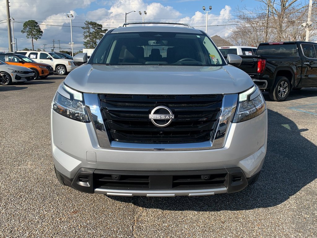 Used 2024 Nissan Pathfinder Platinum w/ Cargo Package image 3