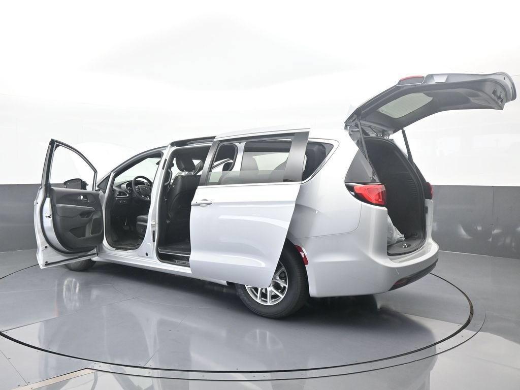 New 2026 Chrysler Voyager LX FWD image 72