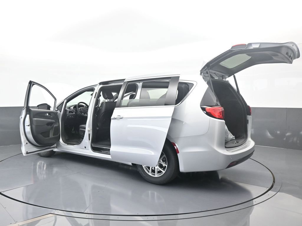 New 2026 Chrysler Voyager LX image 72