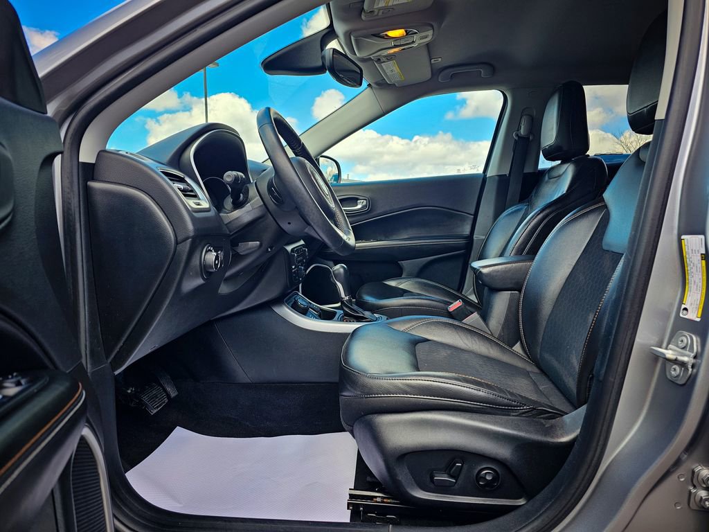 Used 2018 Jeep Compass Latitude w/ Popular Equipment Group image 11