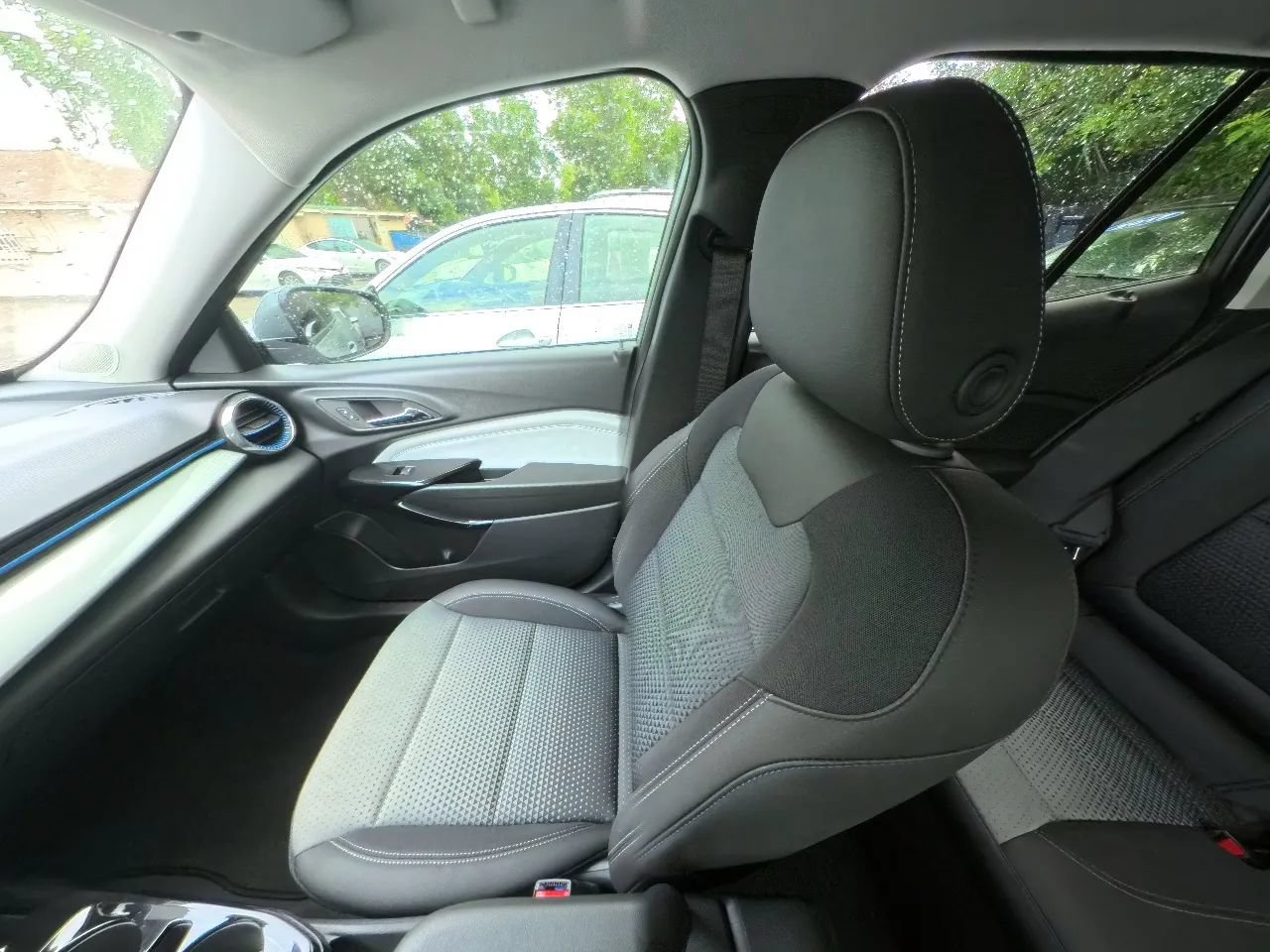 Used 2026 Chevrolet Trax LT w/ Driver Confidence Package FWD image 25