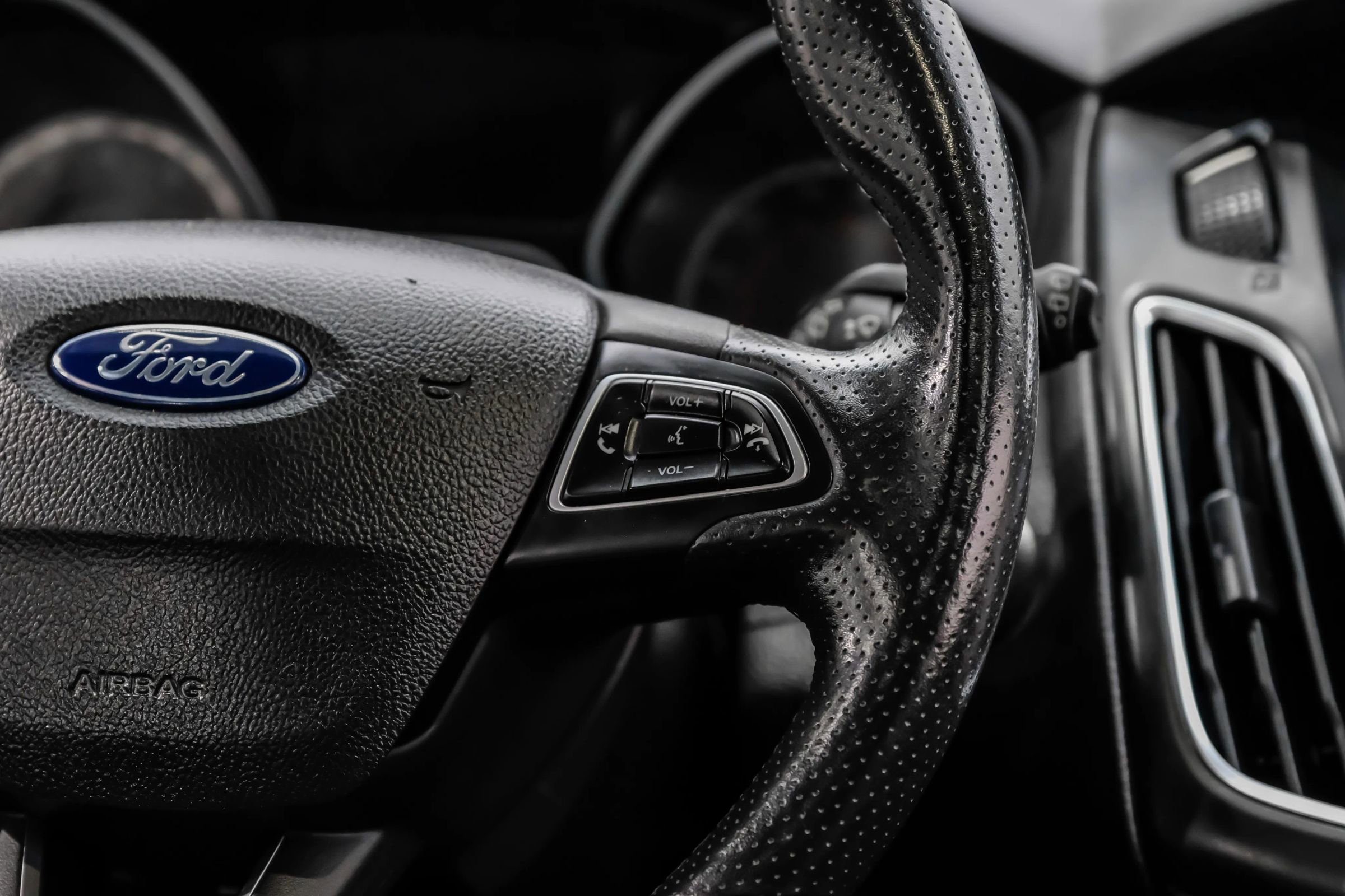 Used 2018 Ford Focus ST w/ Equipment Group 402A FWD image 30