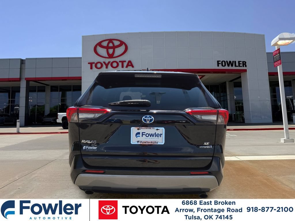Used 2024 Toyota RAV4 SE AWD/4WD image 5