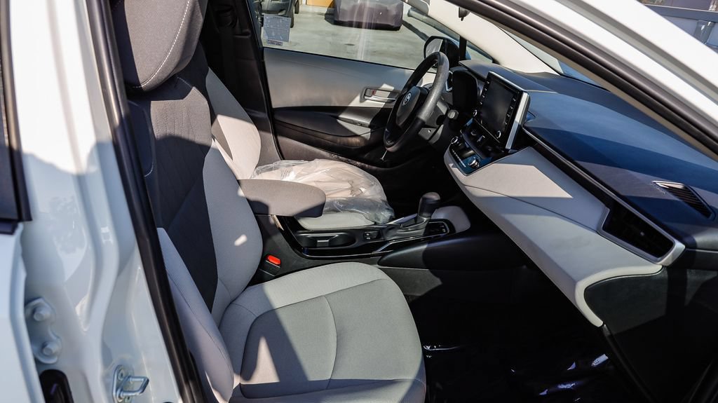 Used 2021 Toyota Corolla LE w/ Carpet Mat Package (TMS) FWD image 20