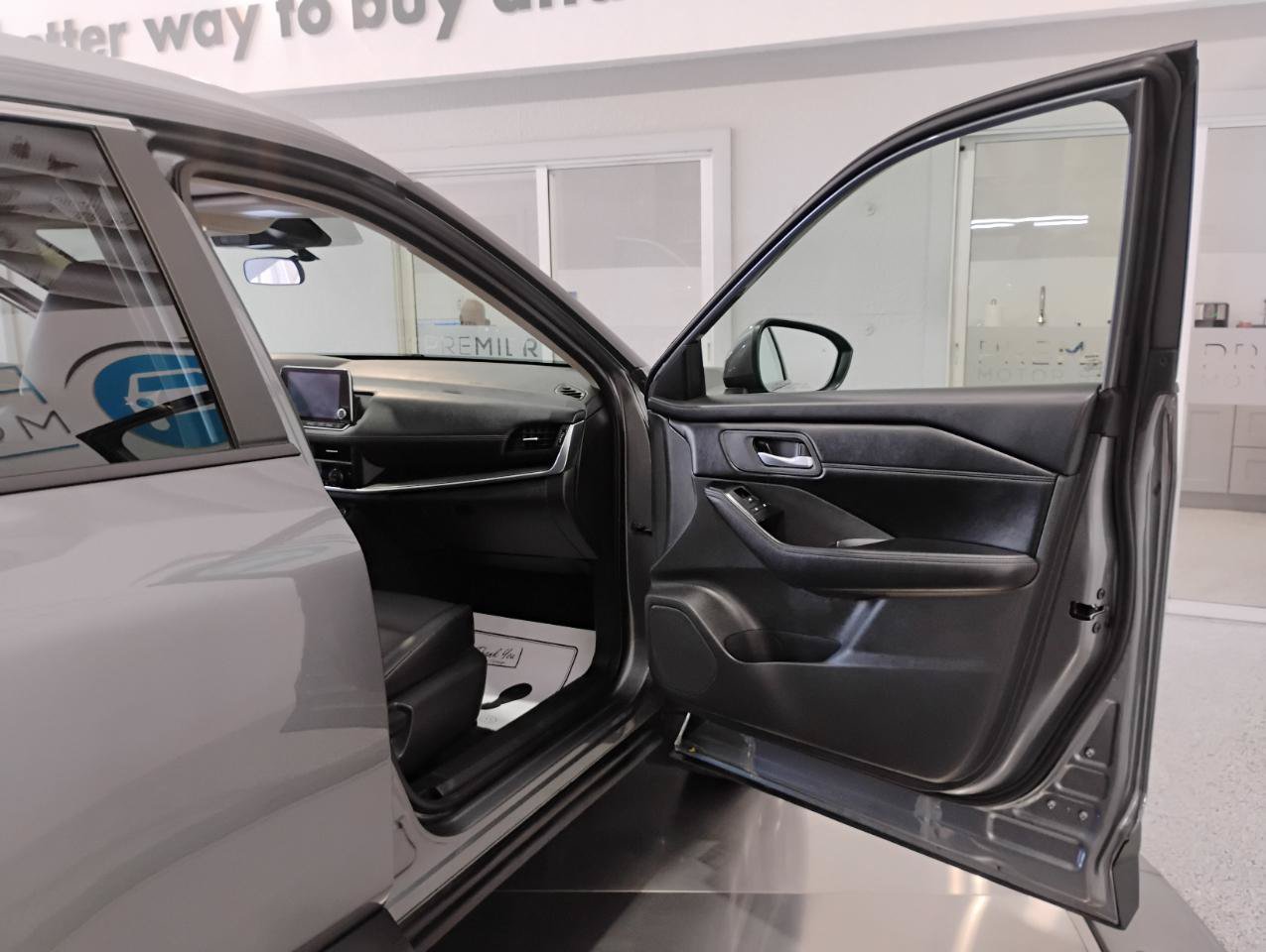 Used 2024 Nissan Rogue SV w/ SV Premium Package AWD/4WD image 46