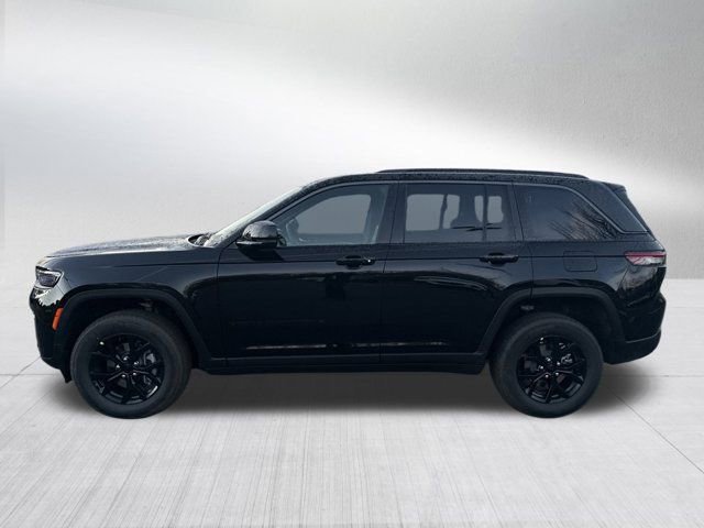 New 2026 Jeep Grand Cherokee Altitude RWD image 8