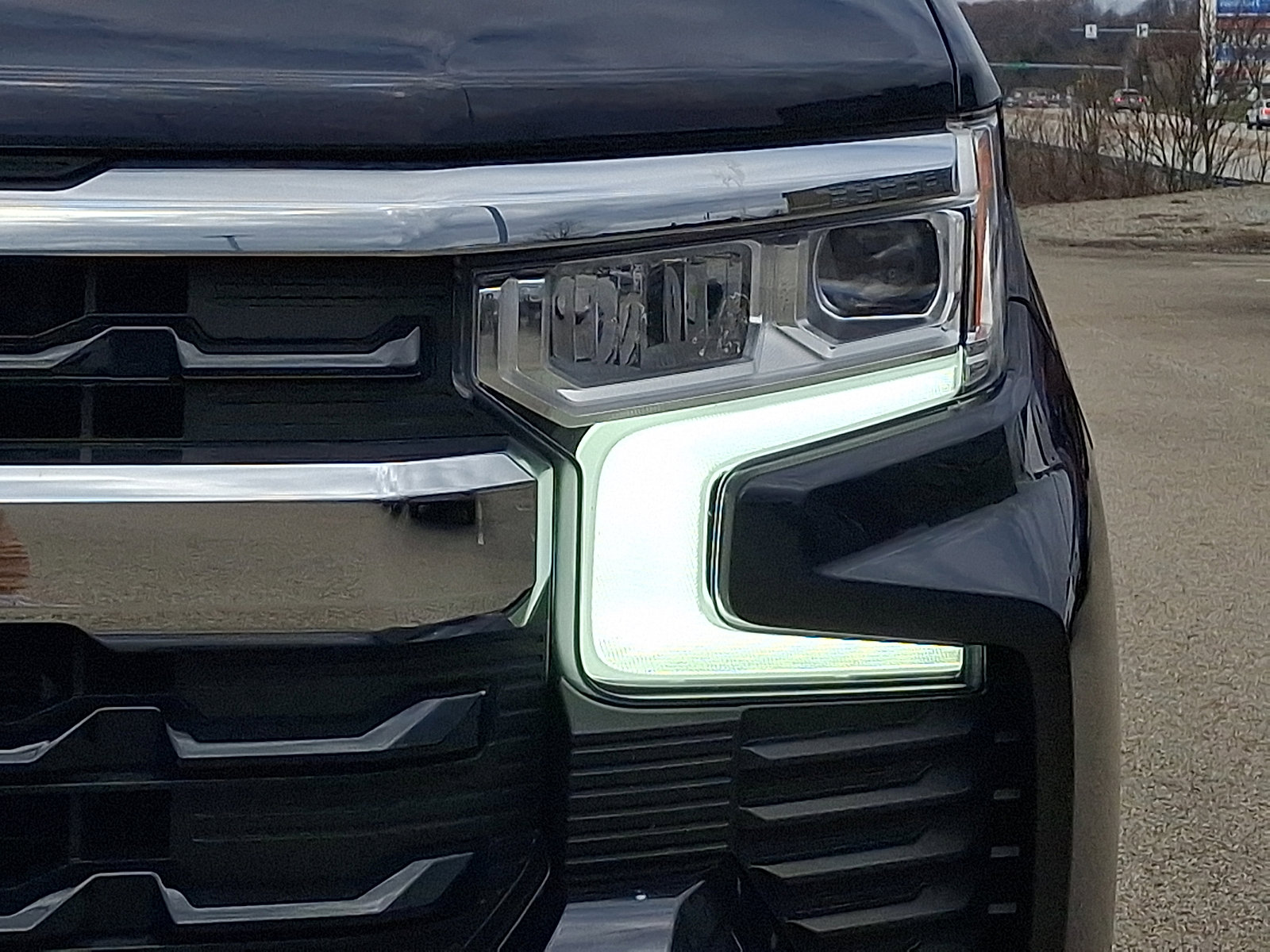 Used 2022 Chevrolet Silverado 1500 LT AWD/4WD image 9