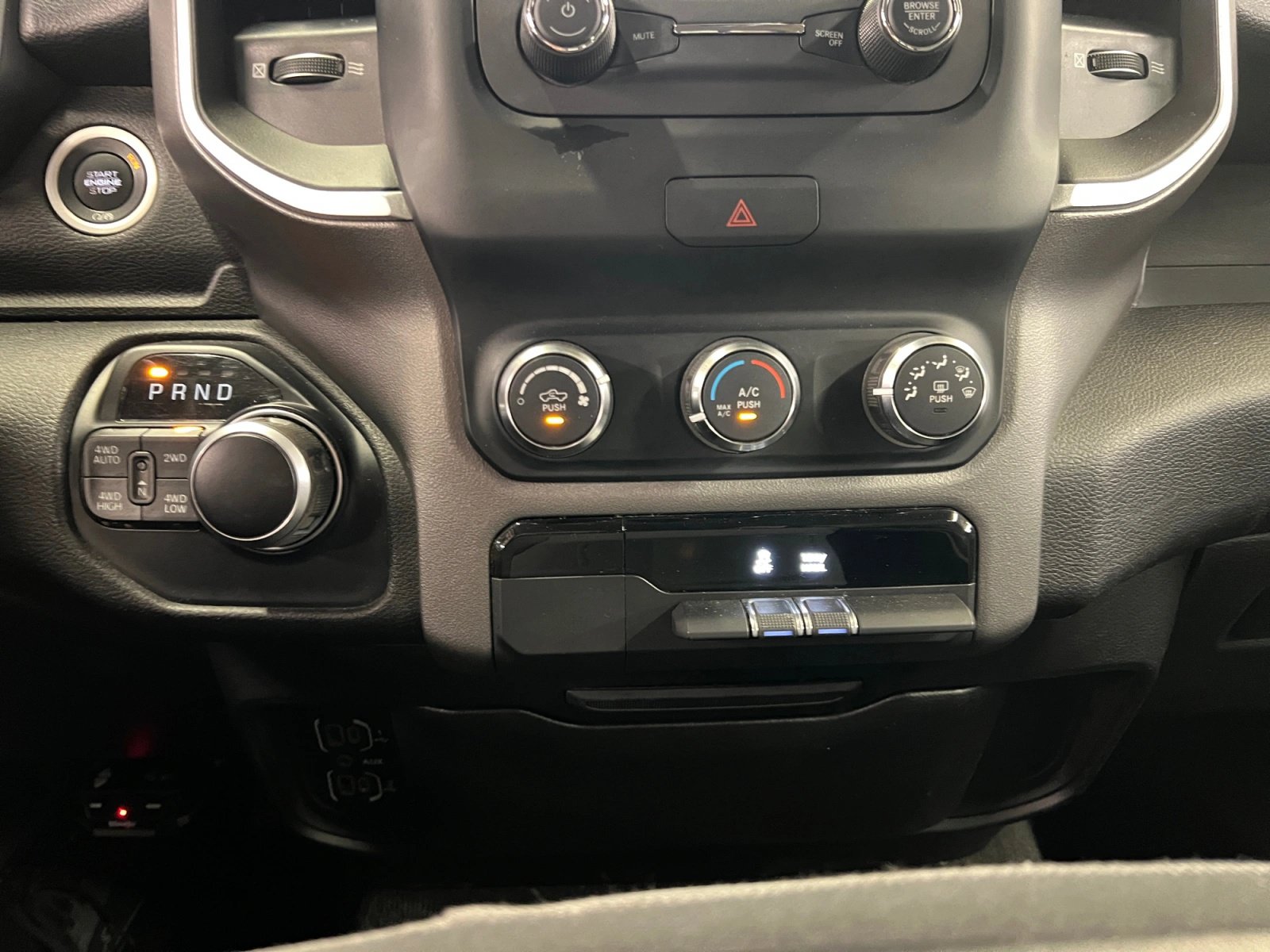 Used 2020 RAM 1500 Big Horn AWD/4WD image 18
