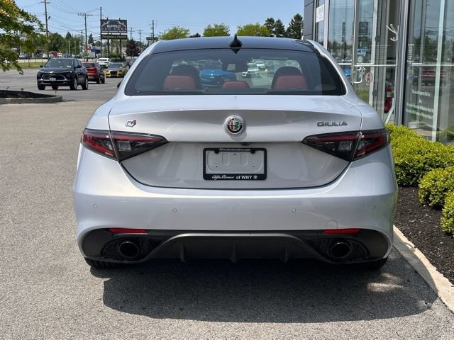 Used 2025 Alfa Romeo Giulia AWD image 5