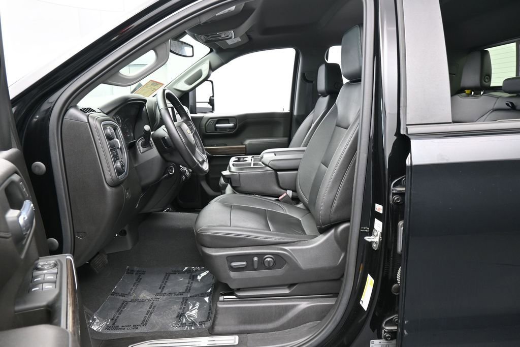 Used 2021 Chevrolet Silverado 1500 LT w/ Convenience Package II RWD image 11