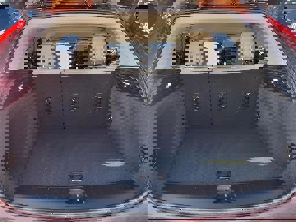 Used 2019 Cadillac XT4 Premium Luxury image 4