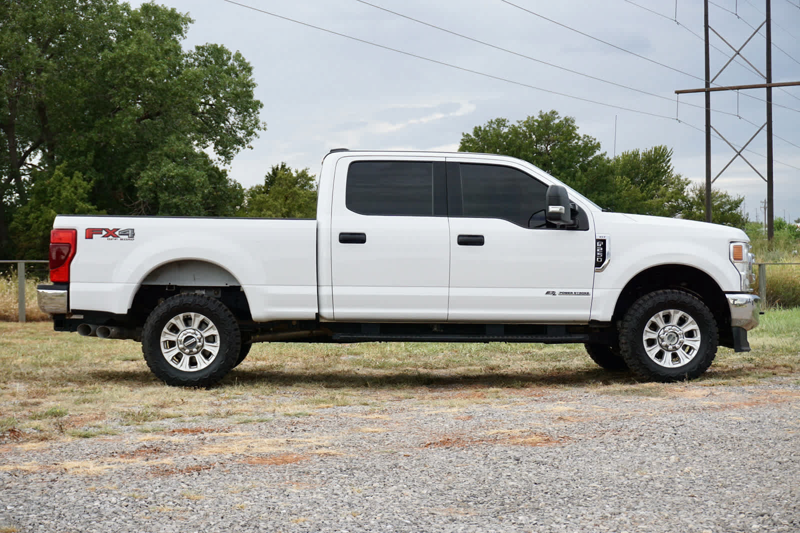 Used 2021 Ford F250 XLT w/ FX4 Off-Road Package AWD/4WD image 4