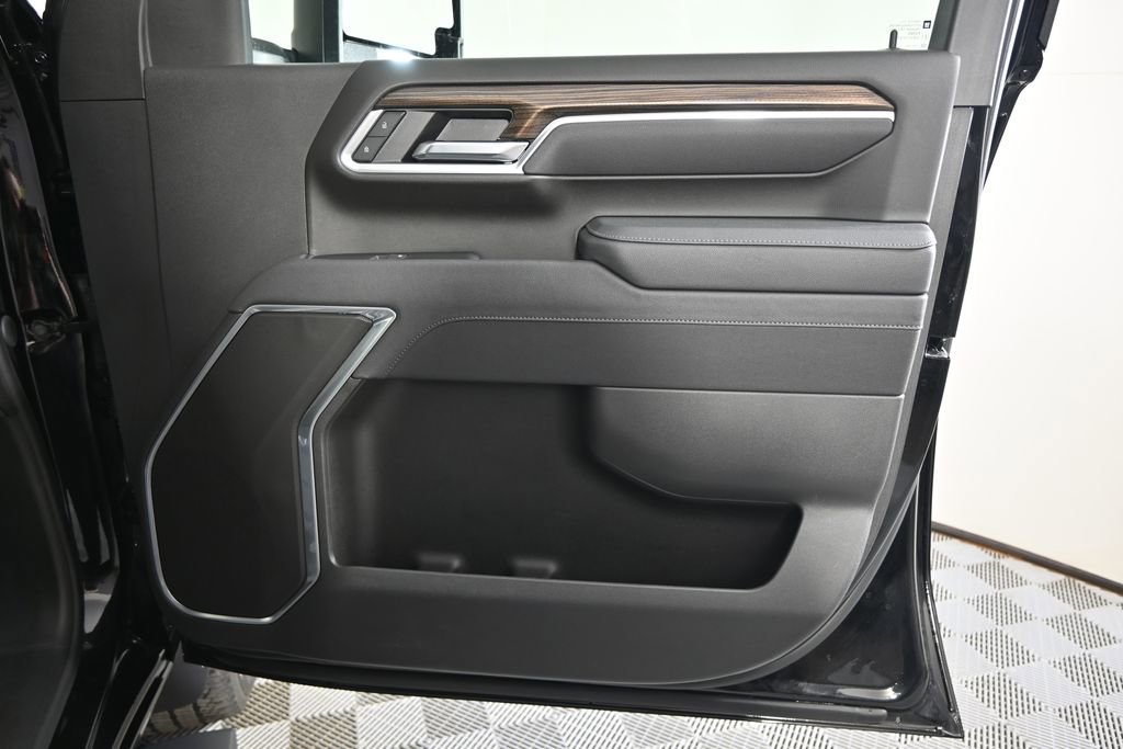 Used 2025 Chevrolet Silverado 3500 LT w/ All Star Edition AWD/4WD image 13