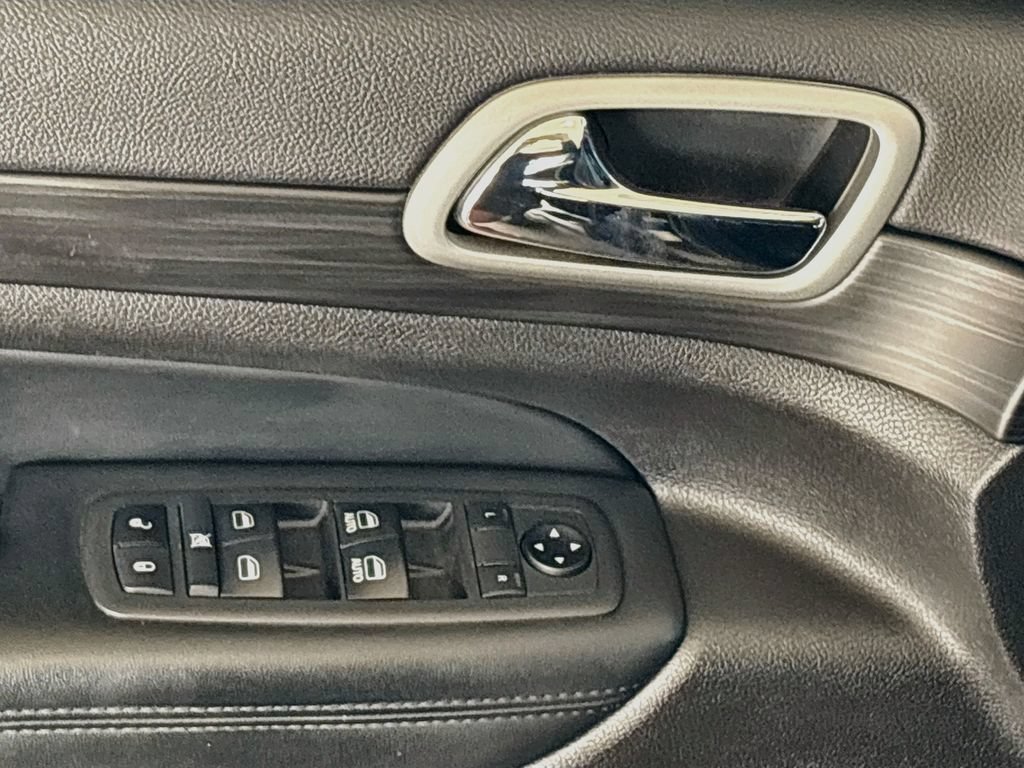 Used 2021 Jeep Grand Cherokee Laredo X RWD image 22
