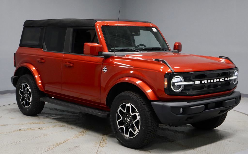 Certified 2023 Ford Bronco Outer Banks AWD/4WD image 1
