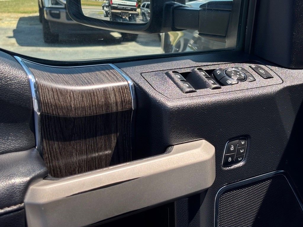 Used 2020 Ford F250 Lariat w/ Lariat Value Package image 17