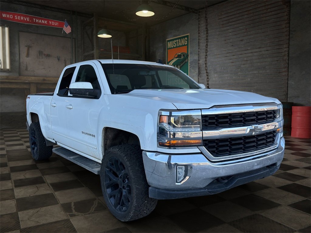 Used 2018 Chevrolet Silverado 1500 LT w/ All Star Edition image 2