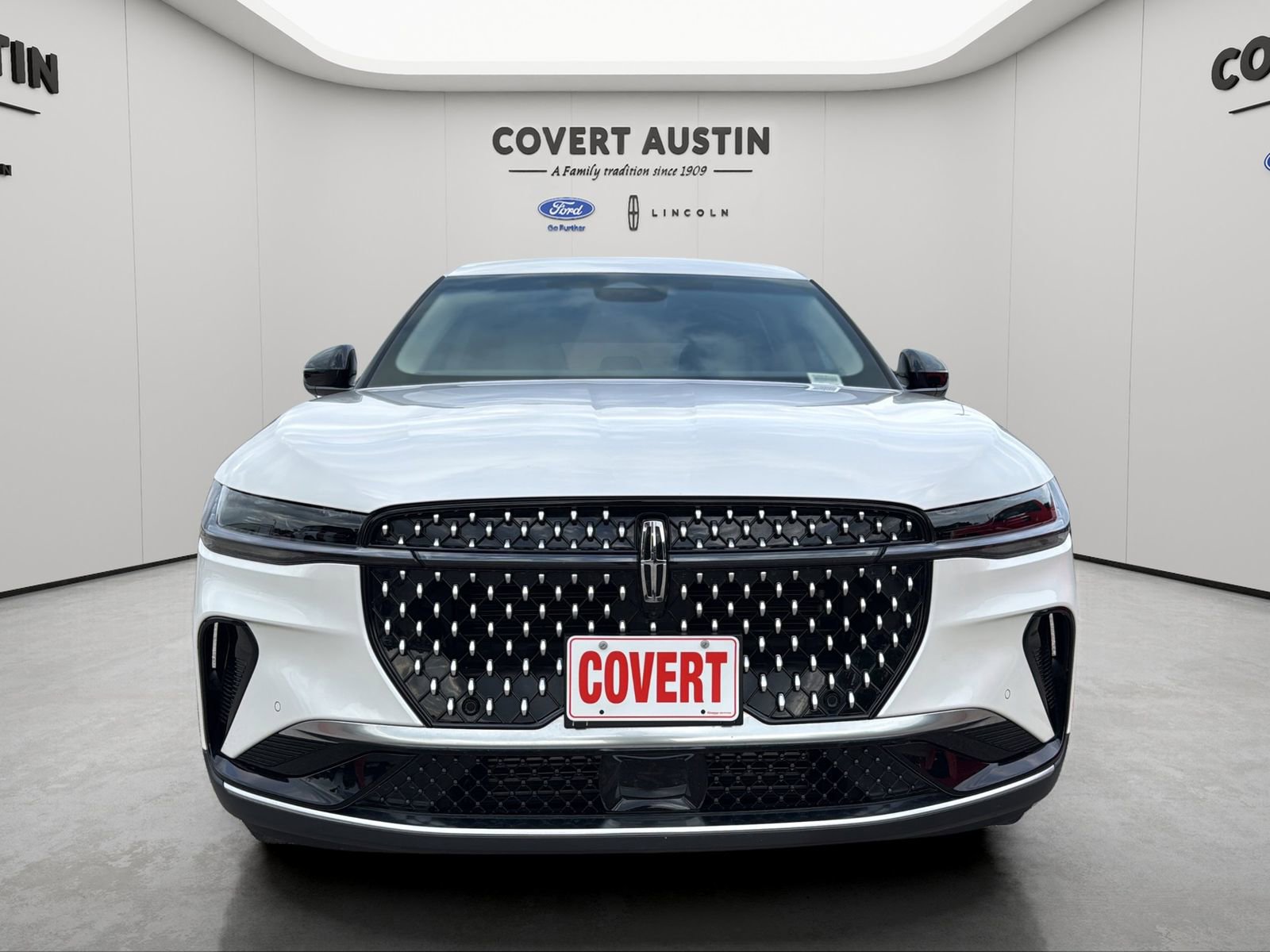 Certified 2024 Lincoln Nautilus Premier AWD/4WD image 8