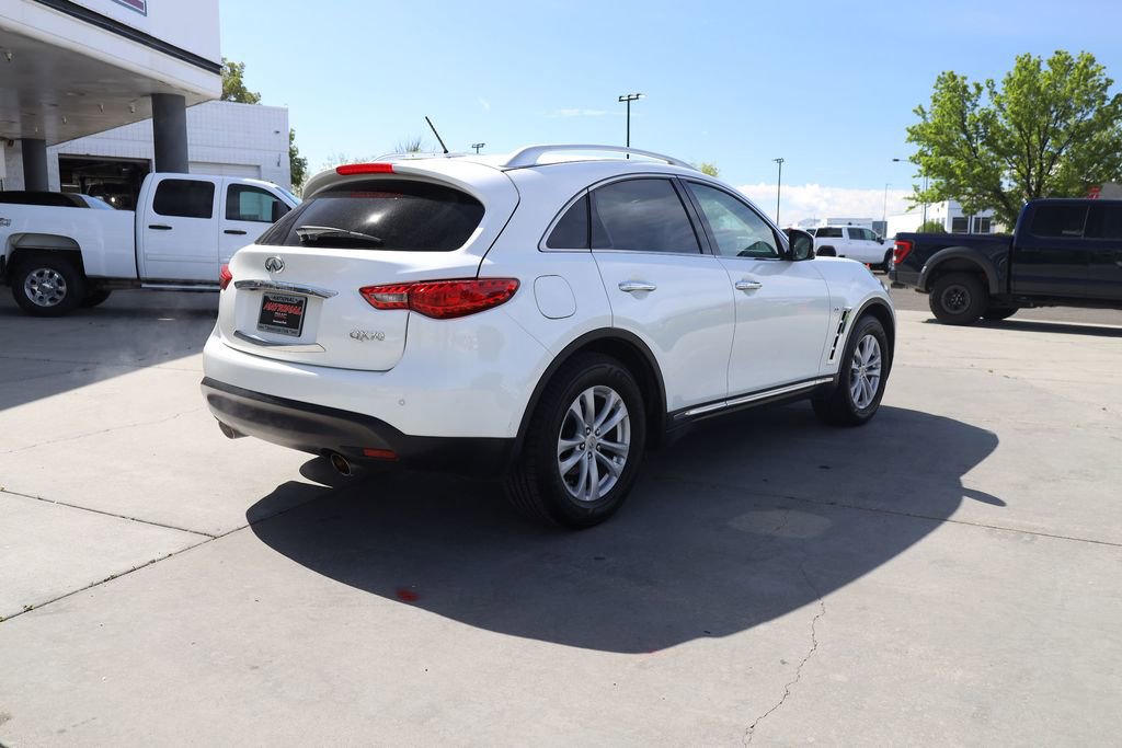 Used 2017 INFINITI QX70 AWD w/ Premium Package image 6