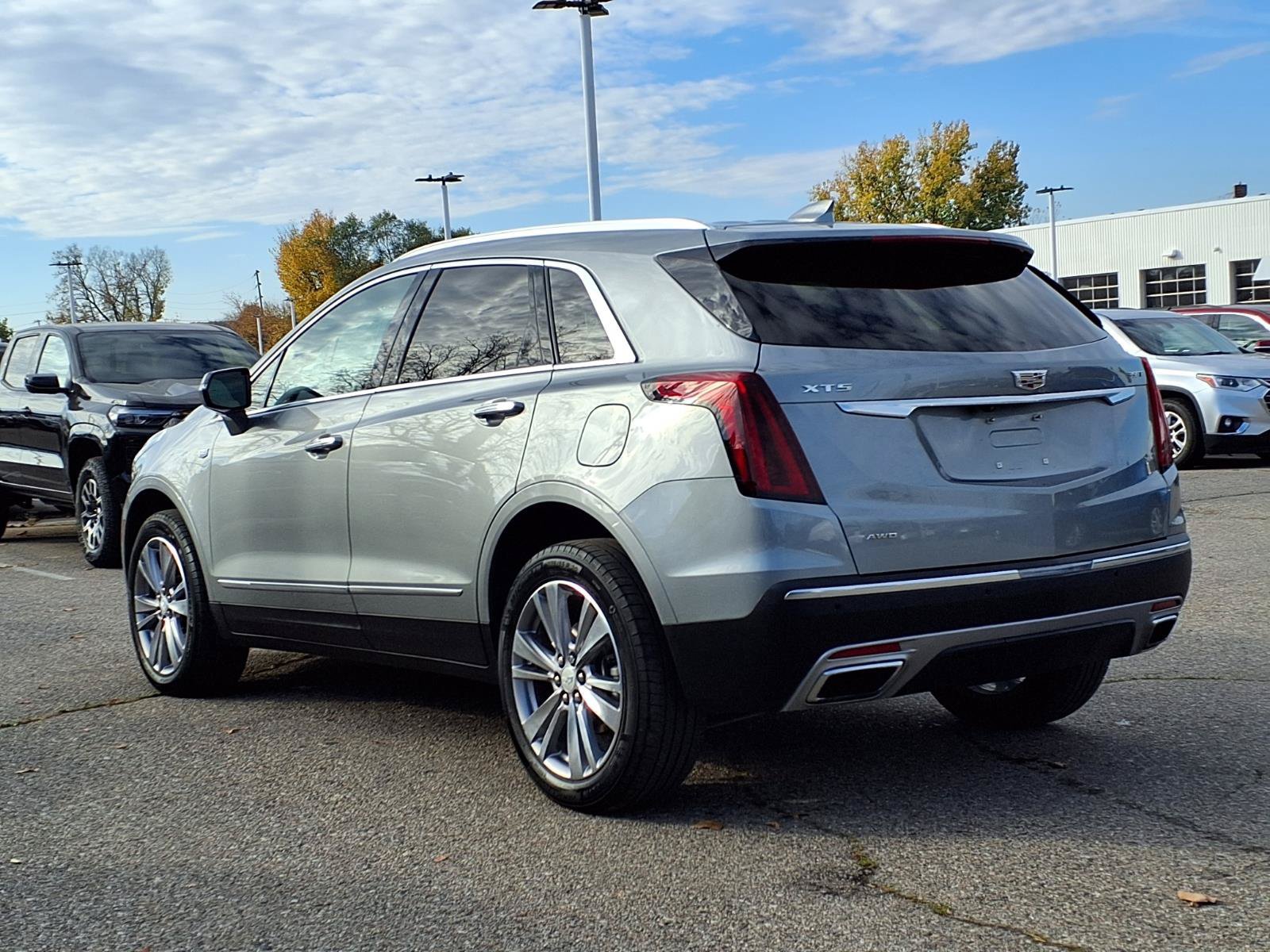 Used 2024 Cadillac XT5 Premium Luxury w/ LPO, Floor Liner Package AWD/4WD image 7