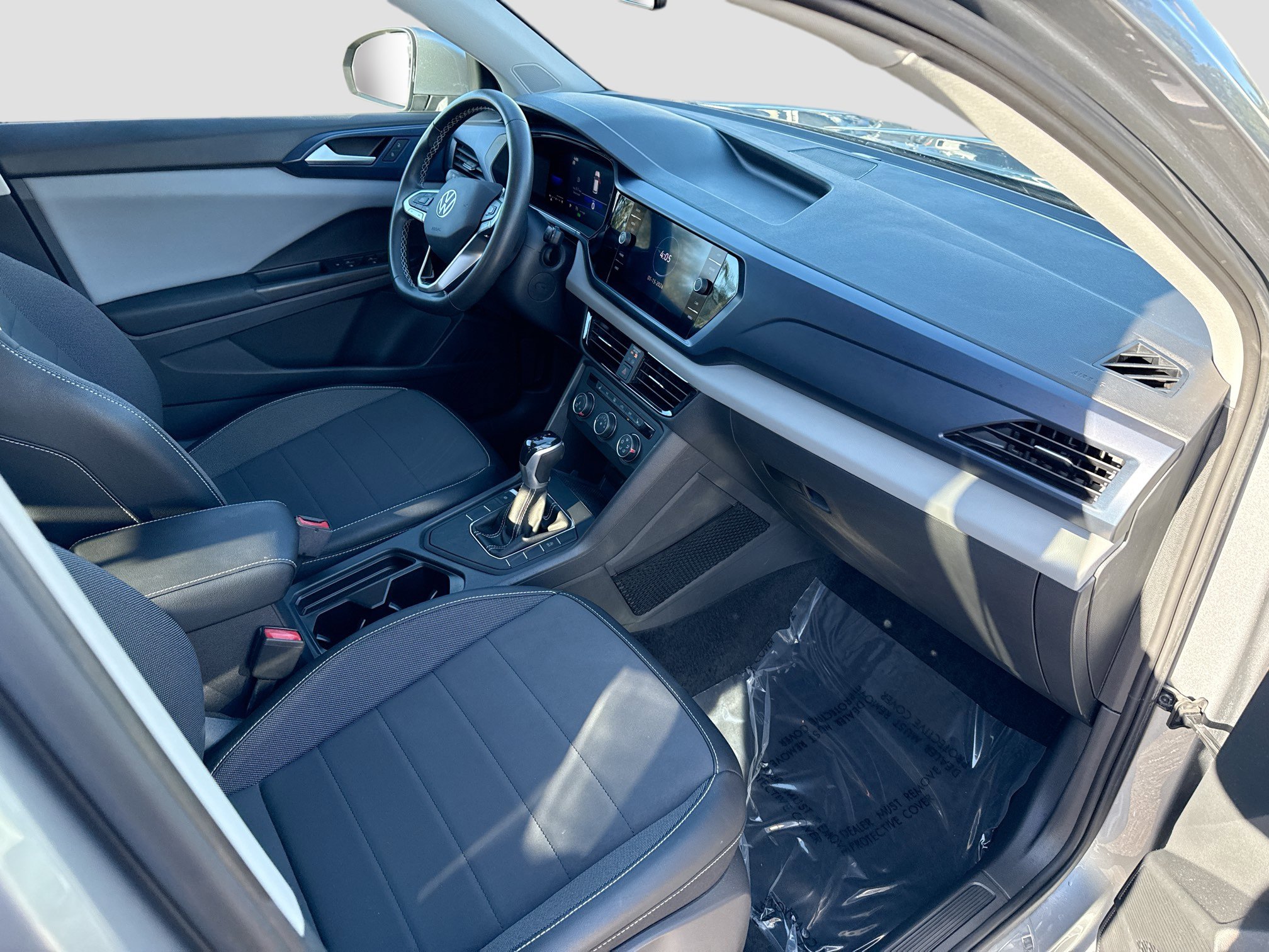 Used 2022 Volkswagen Taos SE image 12